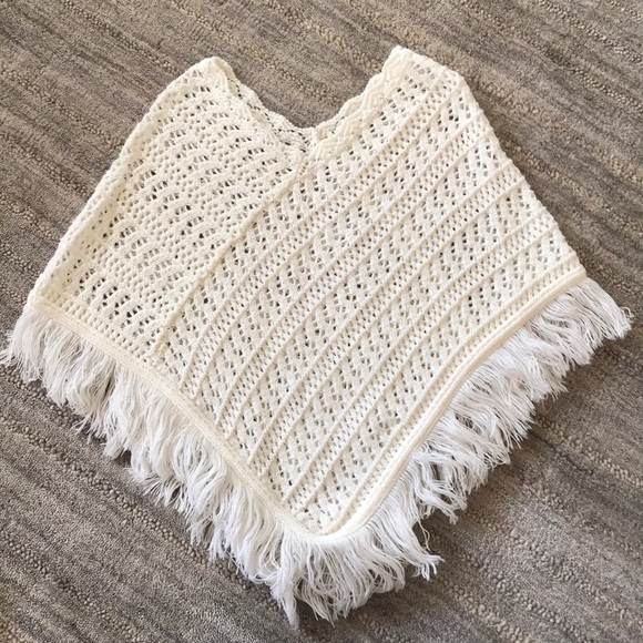 Other - Girl’s white acrylic crochet poncho, size S M